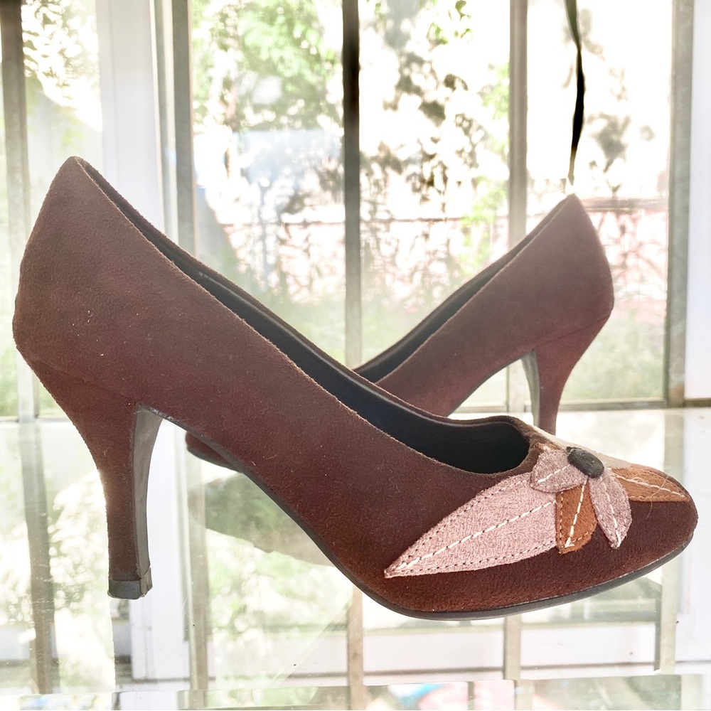 Floral appliqué heels